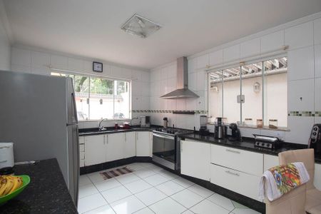 Casa para alugar com 320m², 5 quartos e 6 vagasCozinha