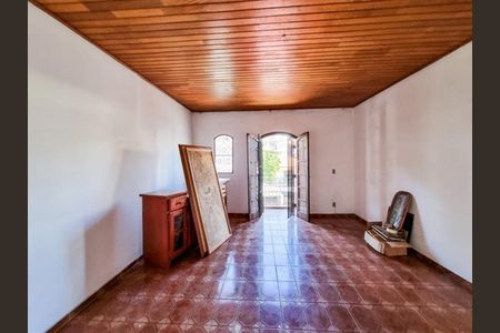 Casa à venda com 5 quartos, 260m² em Vila Indiana, São Paulo