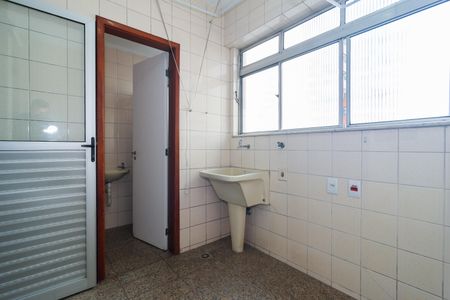 Apartamento à venda com 145m², 4 quartos e 2 vagas Apartamento à venda com 145m², 4 quartos e 2 vagasÁrea de Serviço