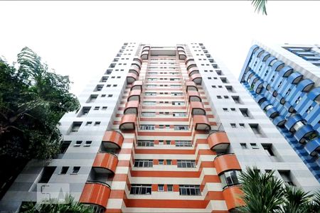 Apartamento à venda com 145m², 4 quartos e 2 vagas Apartamento à venda com 145m², 4 quartos e 2 vagasFachada