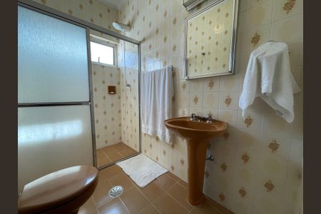 Casa à venda com 243m², 3 quartos e 7 vagasBanheiro da Suíte