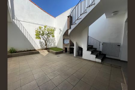 Casa à venda com 243m², 3 quartos e 7 vagasQuintal