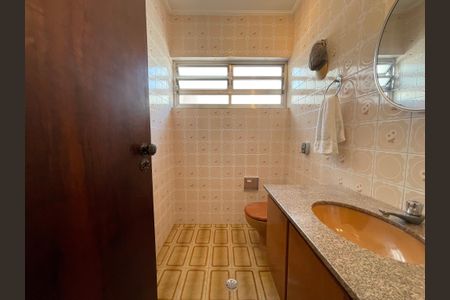 Casa à venda com 243m², 3 quartos e 7 vagasLavabo