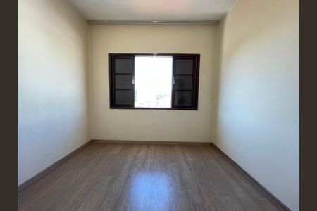 Casa à venda com 243m², 3 quartos e 7 vagasQuarto 2