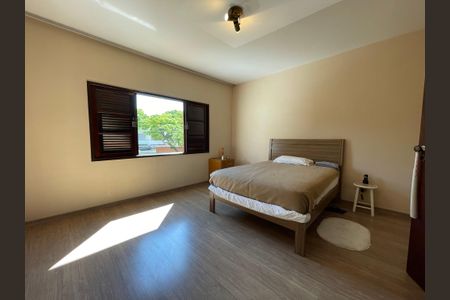 Casa à venda com 243m², 3 quartos e 7 vagasSuíte