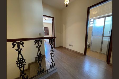 Casa à venda com 243m², 3 quartos e 7 vagasHall quartos