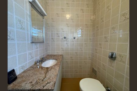 Casa à venda com 243m², 3 quartos e 7 vagasBanheiro Social