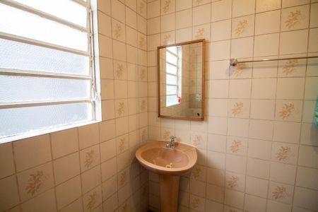 Casa à venda com 384m², 2 quartos e 3 vagasBanheiro