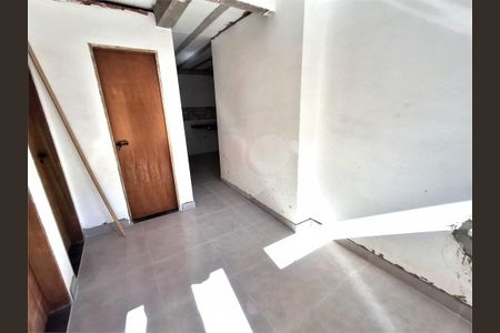 Apartamento à venda com 2 quartos, 40m² em São Lucas, São Paulo