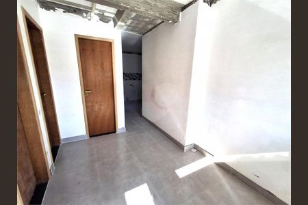Apartamento à venda com 2 quartos, 40m² em São Lucas, São Paulo