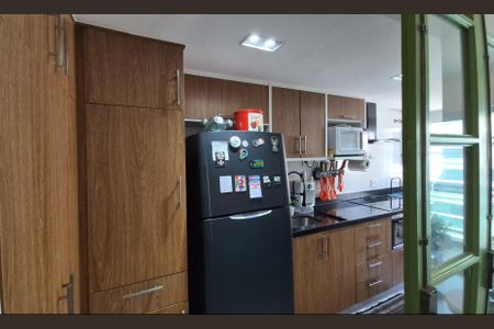 Apartamento à venda com 144m², 3 quartos e 2 vagasCozinha