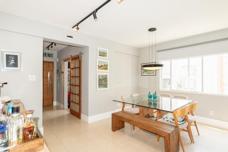 Sala de apartamento à venda com 2 quartos, 97m² em Vila Nova Conceição, São Paulo