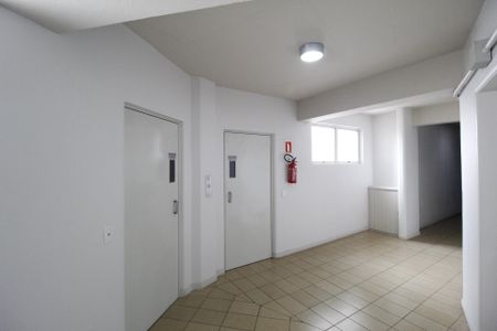 Apartamento para alugar com 68m², 2 quartos e 1 vagaCorredor