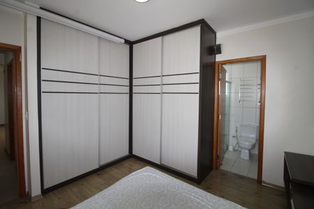 Apartamento para alugar com 107m², 3 quartos e 2 vagasSuíte
