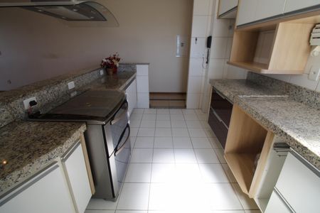 Apartamento para alugar com 107m², 3 quartos e 2 vagasCozinha