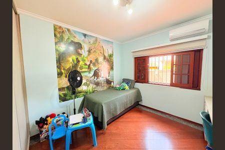 Casa à venda com 215m², 3 quartos e 3 vagasQuarto 2