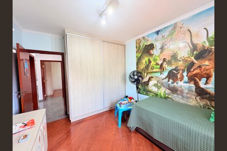 Casa à venda com 215m², 3 quartos e 3 vagasQuarto 2