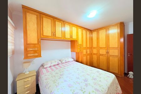 Casa à venda com 215m², 3 quartos e 3 vagasSuíte