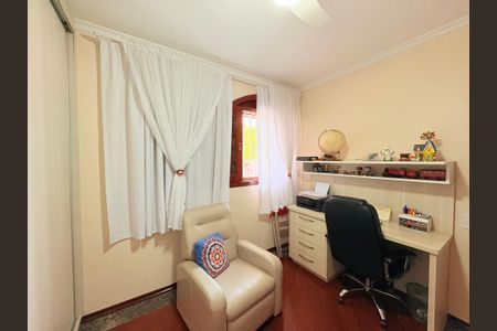 Casa à venda com 215m², 3 quartos e 3 vagasQuarto 1