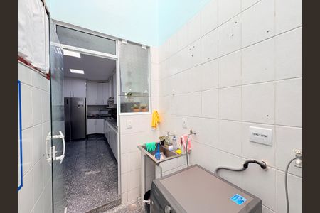 Casa à venda com 215m², 3 quartos e 3 vagasÁrea de Serviço