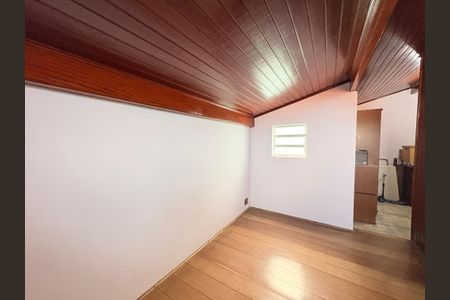 Casa à venda com 215m², 3 quartos e 3 vagasSótão
