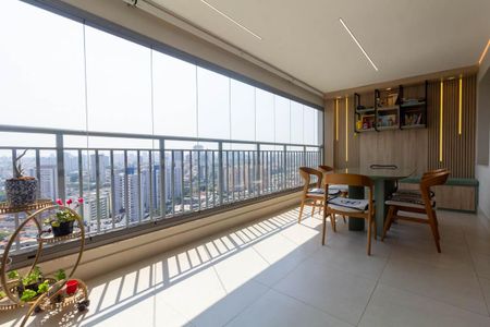 Apartamento à venda com 114m², 3 quartos e 2 vagasVaranda