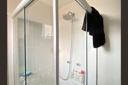 Apartamento à venda com 143m², 3 quartos e 3 vagas Apartamento à venda com 143m², 3 quartos e 3 vagasBanheiro da Suíte 2