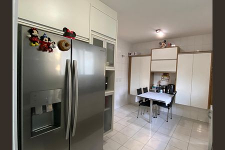 Apartamento à venda com 143m², 3 quartos e 3 vagas Apartamento à venda com 143m², 3 quartos e 3 vagasCozinha - Área de Serviço