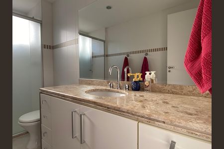 Apartamento à venda com 143m², 3 quartos e 3 vagas Apartamento à venda com 143m², 3 quartos e 3 vagasBanheiro da Suíte 3