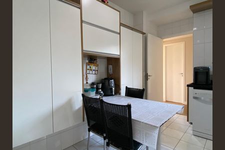 Apartamento à venda com 143m², 3 quartos e 3 vagas Apartamento à venda com 143m², 3 quartos e 3 vagasCozinha - Área de Serviço