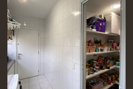 Apartamento à venda com 143m², 3 quartos e 3 vagas Apartamento à venda com 143m², 3 quartos e 3 vagasCozinha - Dispensa