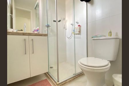 Apartamento à venda com 143m², 3 quartos e 3 vagas Apartamento à venda com 143m², 3 quartos e 3 vagasBanheiro da Suíte 2