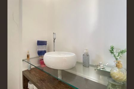 Apartamento à venda com 143m², 3 quartos e 3 vagas Apartamento à venda com 143m², 3 quartos e 3 vagasLavabo