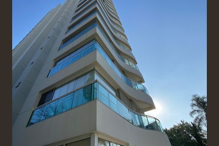 Apartamento à venda com 143m², 3 quartos e 3 vagas Apartamento à venda com 143m², 3 quartos e 3 vagasFachada do bloco