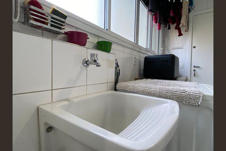 Apartamento à venda com 143m², 3 quartos e 3 vagas Apartamento à venda com 143m², 3 quartos e 3 vagasÁrea de Serviço