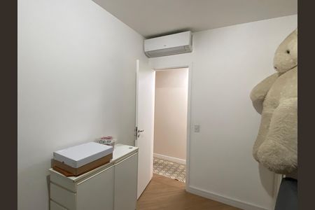 Apartamento à venda com 143m², 3 quartos e 3 vagas Apartamento à venda com 143m², 3 quartos e 3 vagasSuíte 2