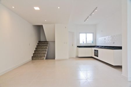 Casa de condomínio à venda com 157m², 3 quartos e 2 vagas Casa de condomínio à venda com 157m², 3 quartos e 2 vagasSala/Cozinha