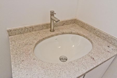 Casa de condomínio à venda com 157m², 3 quartos e 2 vagas Casa de condomínio à venda com 157m², 3 quartos e 2 vagasBanheiro Social