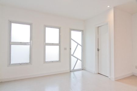 Casa de condomínio à venda com 157m², 3 quartos e 2 vagas Casa de condomínio à venda com 157m², 3 quartos e 2 vagasSala/Cozinha