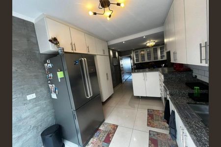 Casa à venda com 225m², 3 quartos e 2 vagasCozinha