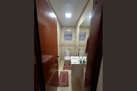 Casa à venda com 225m², 3 quartos e 2 vagasLavabo