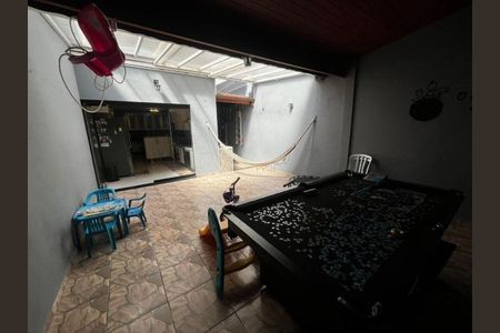 Casa à venda com 225m², 3 quartos e 2 vagasQuintal