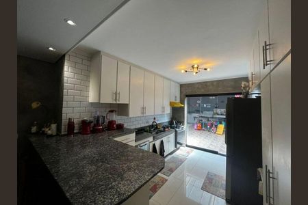 Casa à venda com 225m², 3 quartos e 2 vagasCozinha