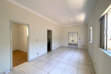 Casa para alugar com 360m², 3 quartos e 2 vagasSala