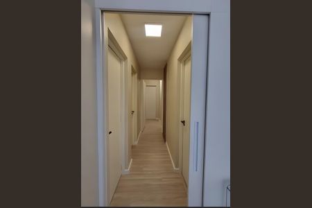 Corredor  de apartamento para alugar com 3 quartos, 100m² em Chácara Itaim, São Paulo