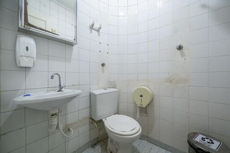 Casa à venda com 350m², 3 quartos e 4 vagasBanheiro de serviço