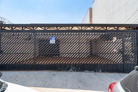 Casa à venda com 350m², 3 quartos e 4 vagasFachada + Placa