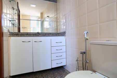 Apartamento para alugar com 40m², 1 quarto e 1 vaga Apartamento para alugar com 40m², 1 quarto e 1 vagaBanheiro da Suíte