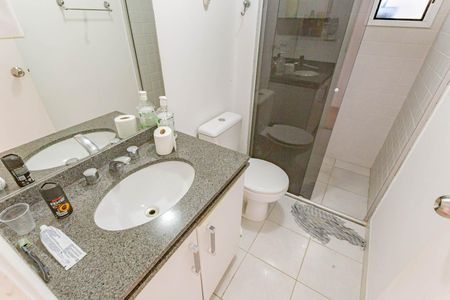 Apartamento à venda com 74m², 3 quartos e 2 vagasBanheiro Social