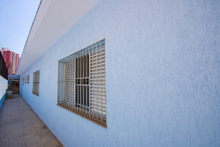 Casa à venda com 162m², 2 quartos e 2 vagasCorredor externo